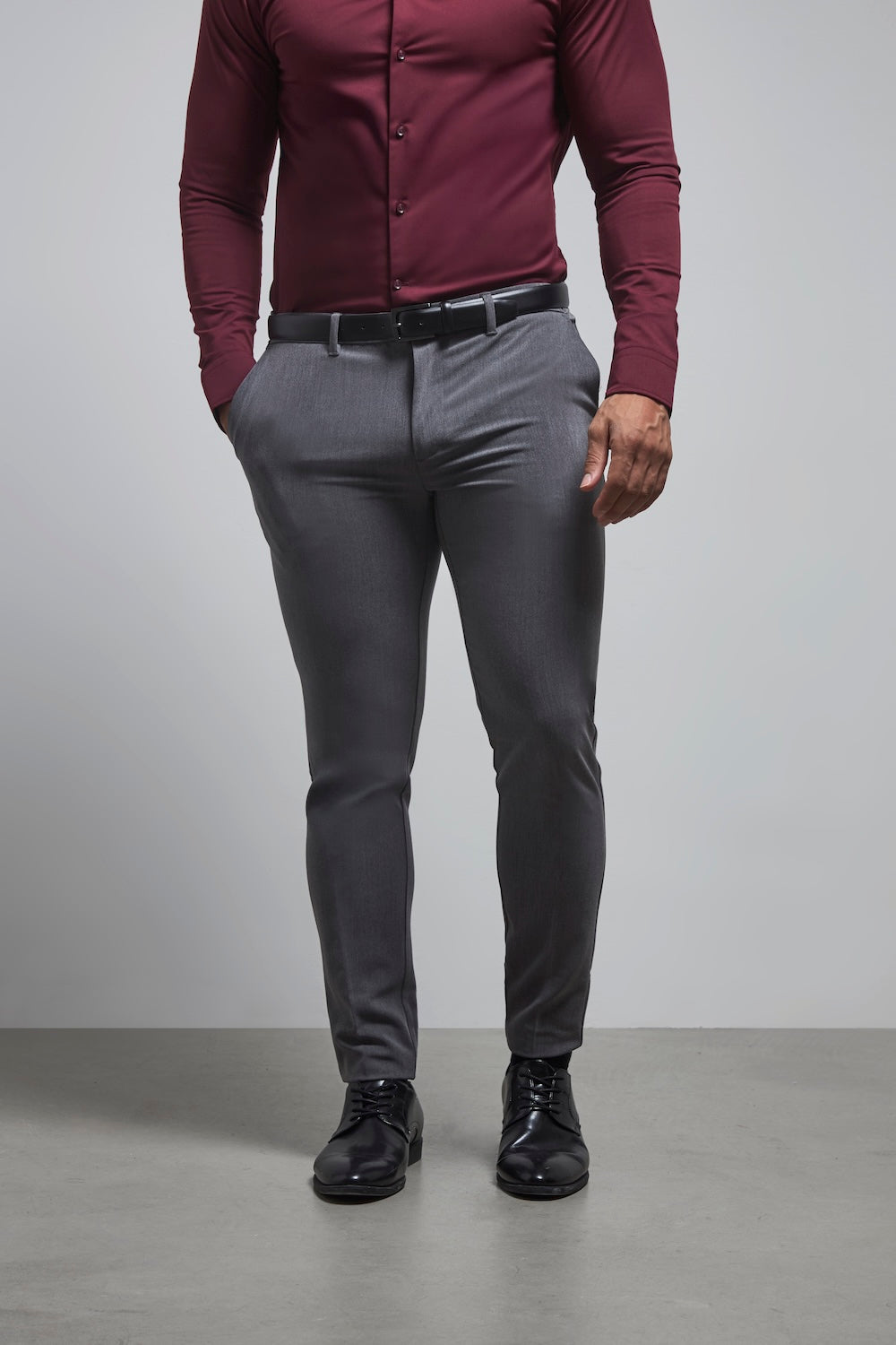 Athletic Fit Essential Pants in Charcoal