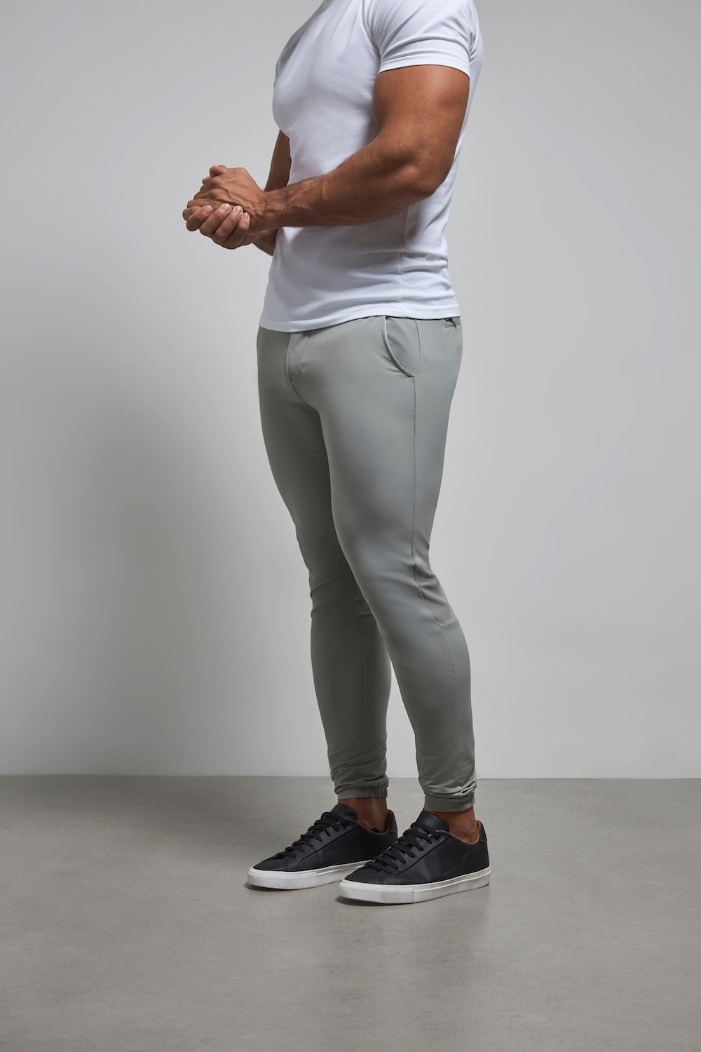 Everyday Tech Pants in Soft Grey